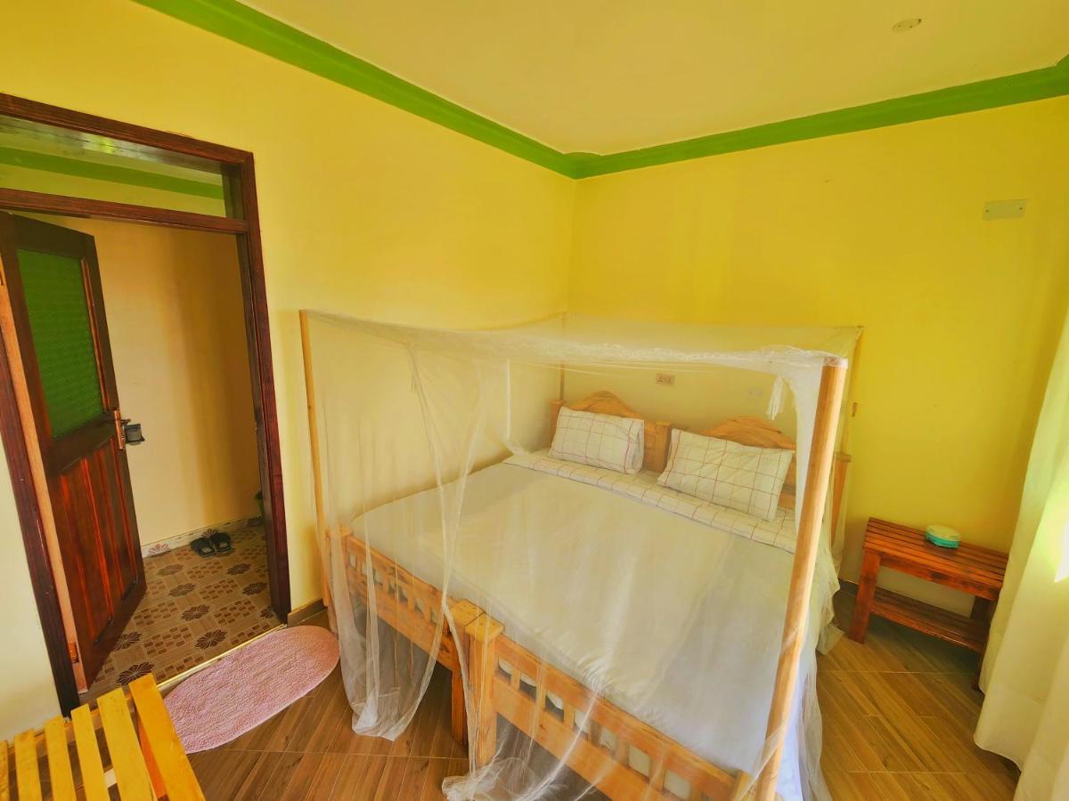 Lights Of Kazinga Orphanage And Homestay Rubirizi ภายนอก รูปภาพ