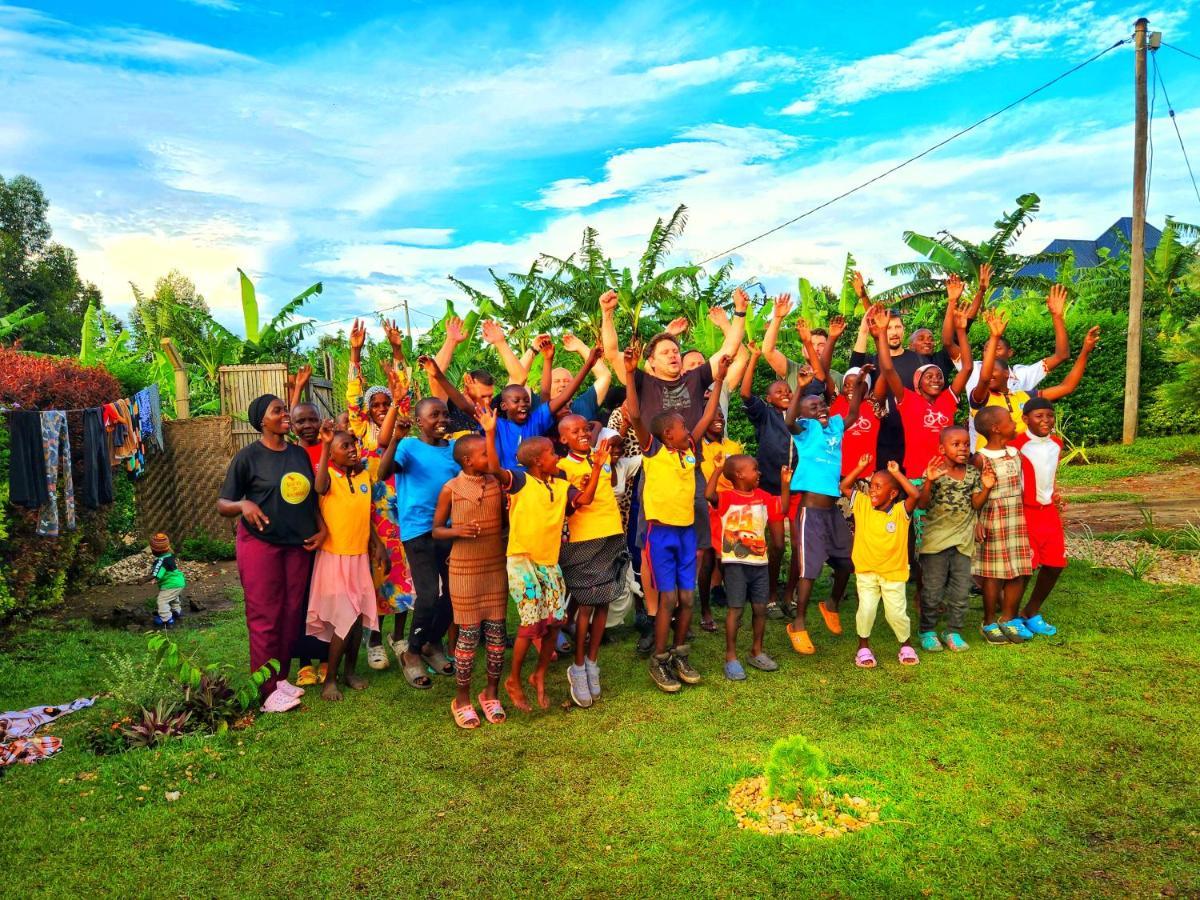 Lights Of Kazinga Orphanage And Homestay Rubirizi ภายนอก รูปภาพ