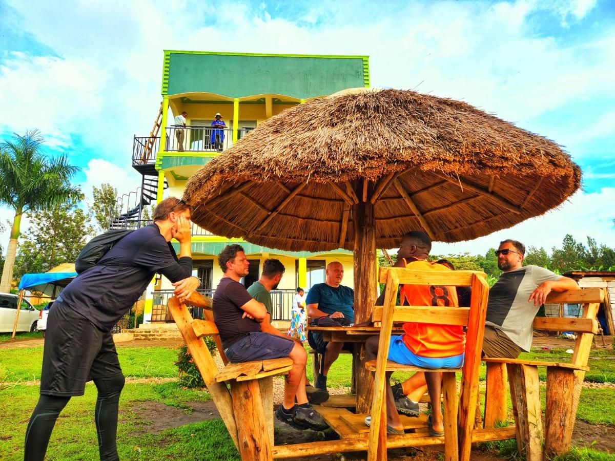 Lights Of Kazinga Orphanage And Homestay Rubirizi ภายนอก รูปภาพ