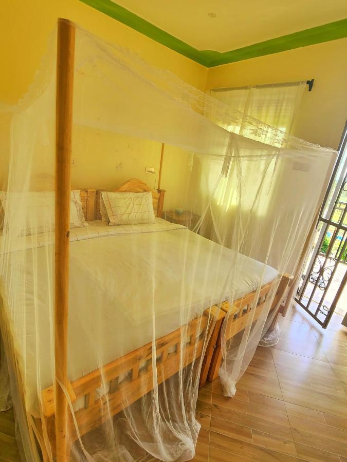 Lights Of Kazinga Orphanage And Homestay Rubirizi ภายนอก รูปภาพ
